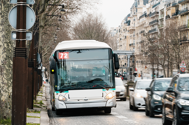 DE:Des bus moins rapides en région Ile de France, selon La FNAUT